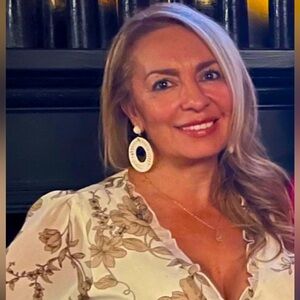 Meet your Posher, Claudia